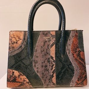 Da Milano Italia Luxury Leather handbag in multi colour snake skin print.